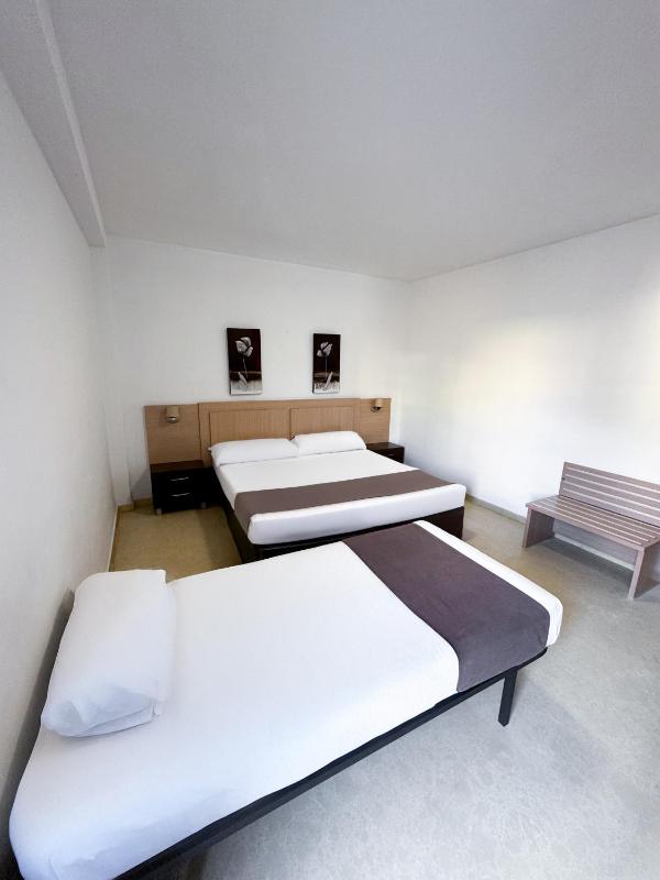 Basic Triple Room (2 Adults + 1 Child)  image 1