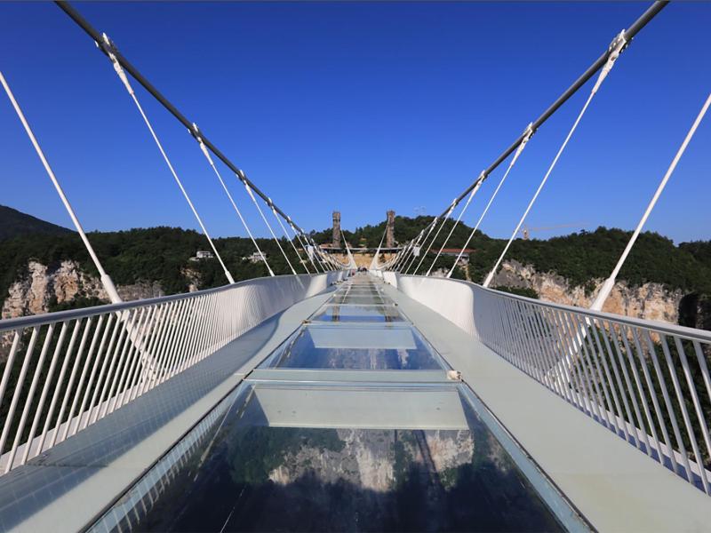 Zhangjiajie CLOUD Zhenxi Hotel- Near Forest Park EastGate about 10 Min Walk - English Butler Free Luggage Storage Tour Plan -reserve tickets for various scenic spots-Self-Service LaundryFree coffee Chinese tea - image 4