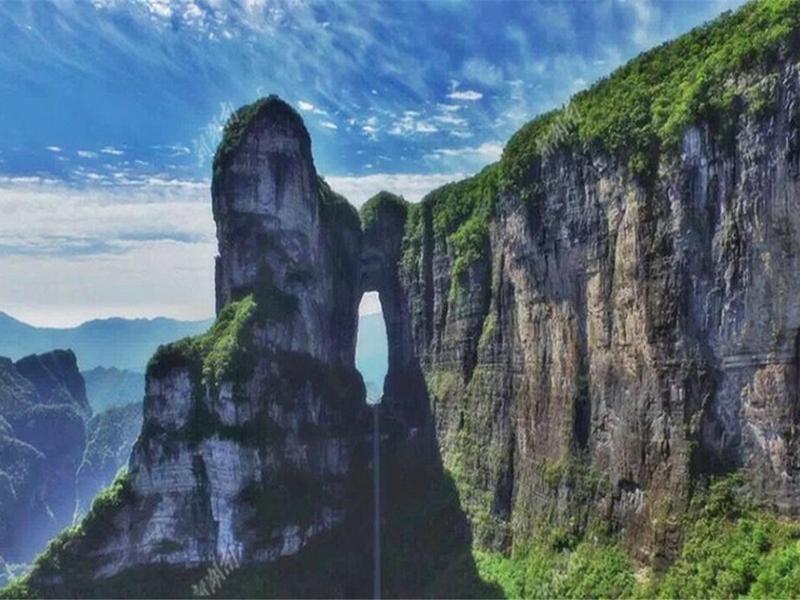 Zhangjiajie CLOUD Zhenxi Hotel- Near Forest Park EastGate about 10 Min Walk - English Butler Free Luggage Storage Tour Plan -reserve tickets for various scenic spots-Self-Service LaundryFree coffee Chinese tea - image 19