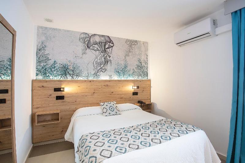Hotel Playa Sol - image 30