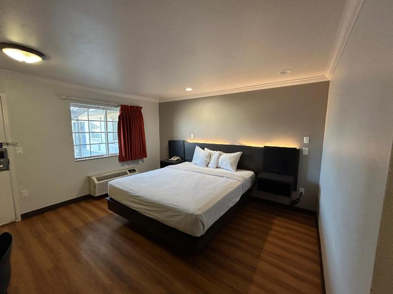 Superior King Room - Non-Smoking image 2