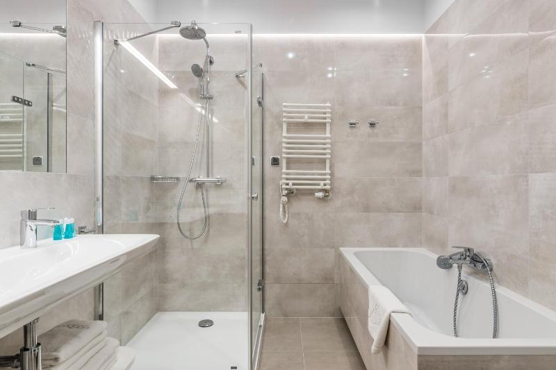 Sanhaus Apartments - BACARDI - Apartament z 2 balkonami garażem przy plaży - image 32