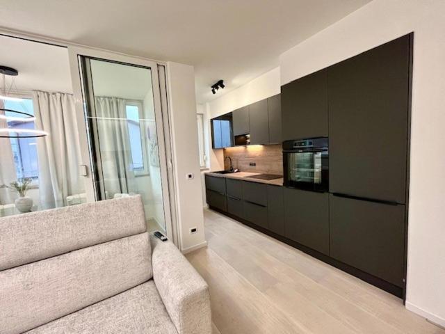Deluxe apartment Jada'or with parking and sea view - image 2
