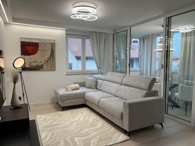 Deluxe apartment Jada'or with parking and sea view - image 9