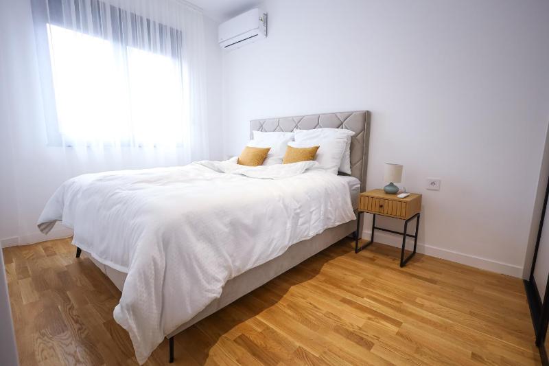Central Rooftop Apartment - image 4