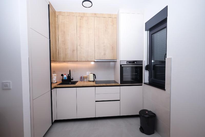 Central Rooftop Apartment - image 8