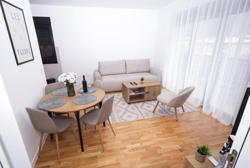 Central Rooftop Apartment - image 12