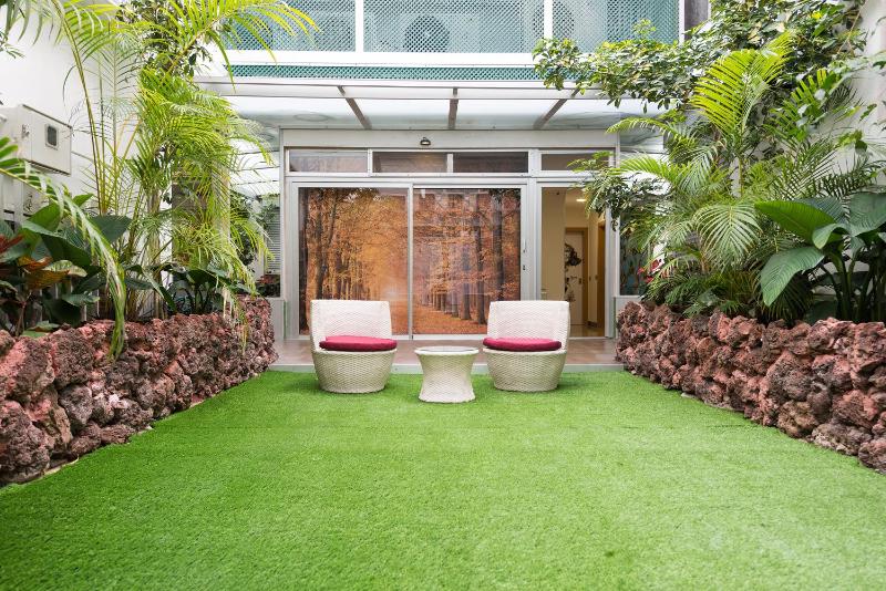 Suites Garden Loft Picasso - image 9