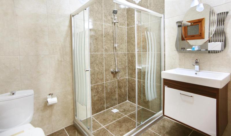 Double Room with Sea View image 4