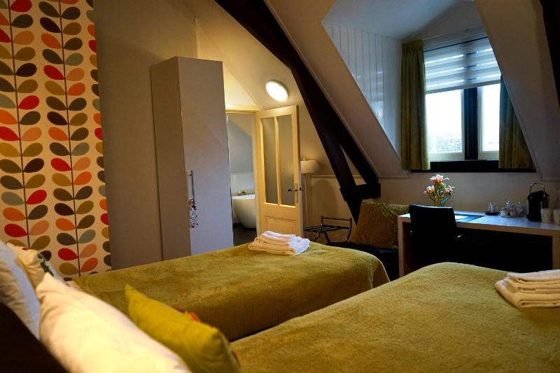 Executive Room with Balcony image 4