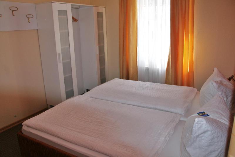 Double Room image 2
