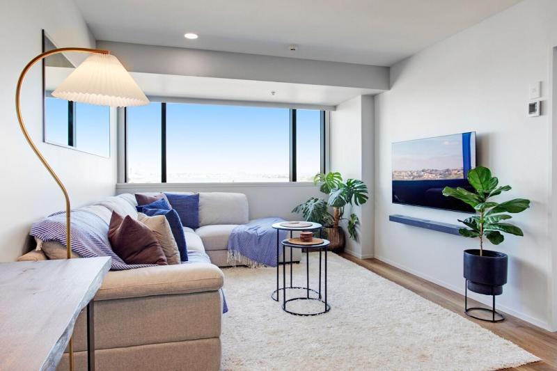Super Plush Takapuna 1BR Apt Free CarPark on 6th Floor - image 9