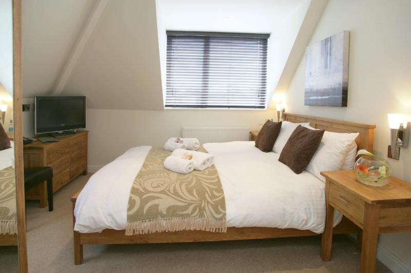 Standard Double Room with King Size Bed image 3