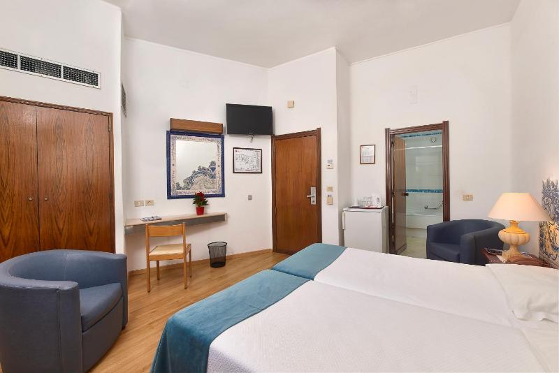 Twin Room with Land View image 3