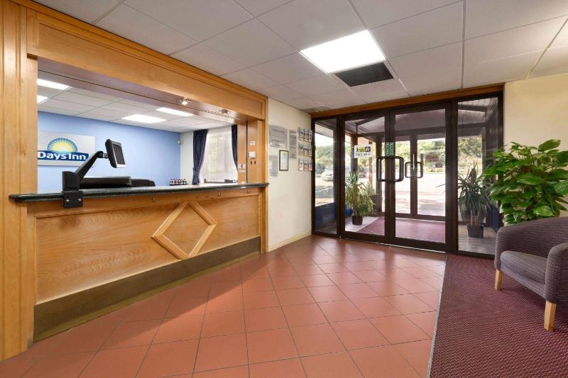 Days Inn by Wyndham Southampton Rownhams - image 10