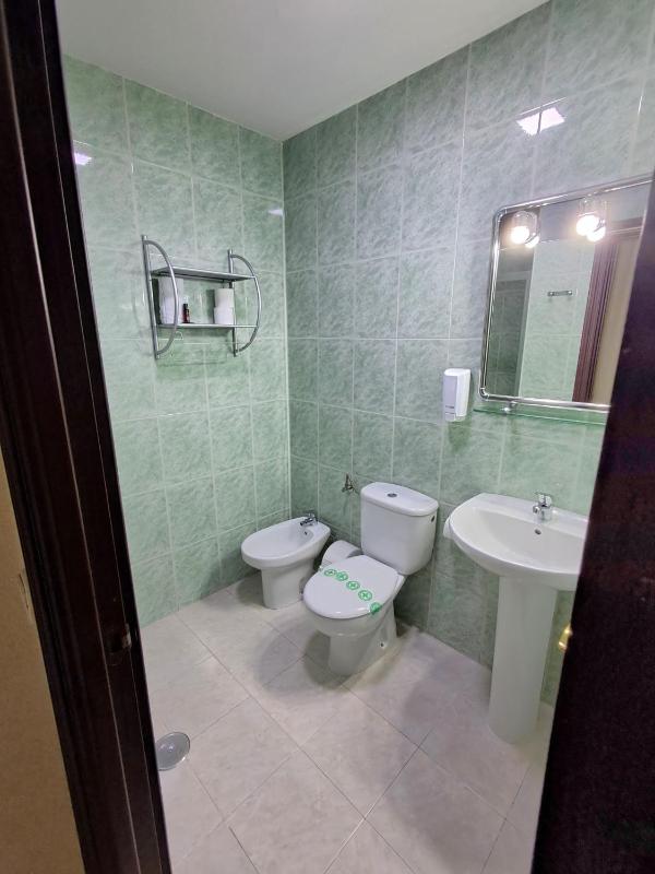 Single Room with Private Bathroom image 2