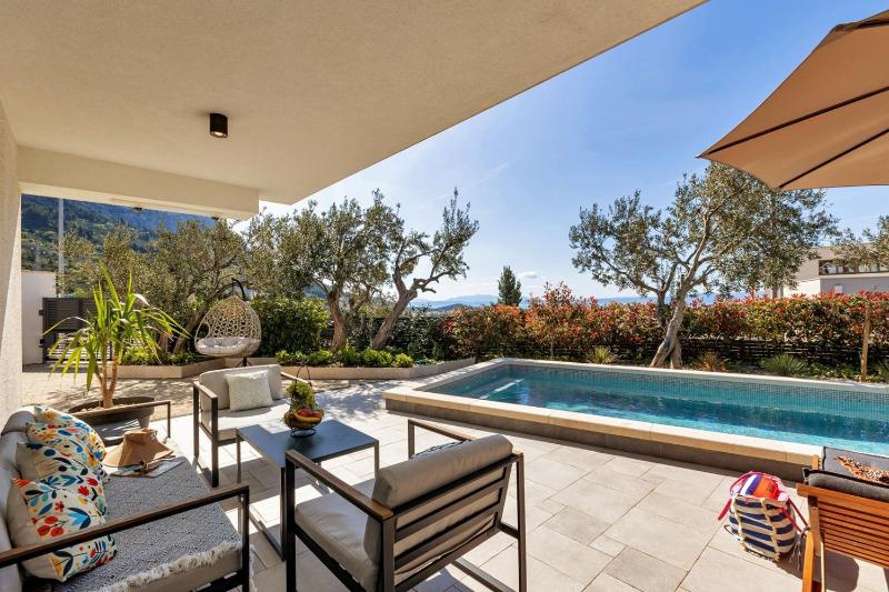 Villa Festina lente a luxury villa in Makarska heated pool - image 13