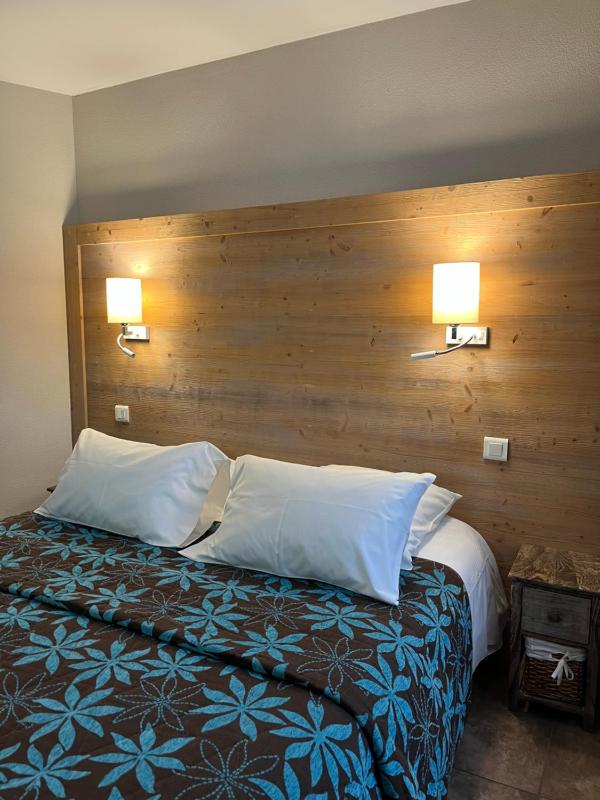 Comfort Triple Room with Shower image 1