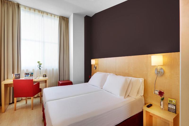 Twin Room with View image 1