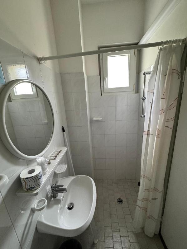 Deluxe Double or Twin Room image 2