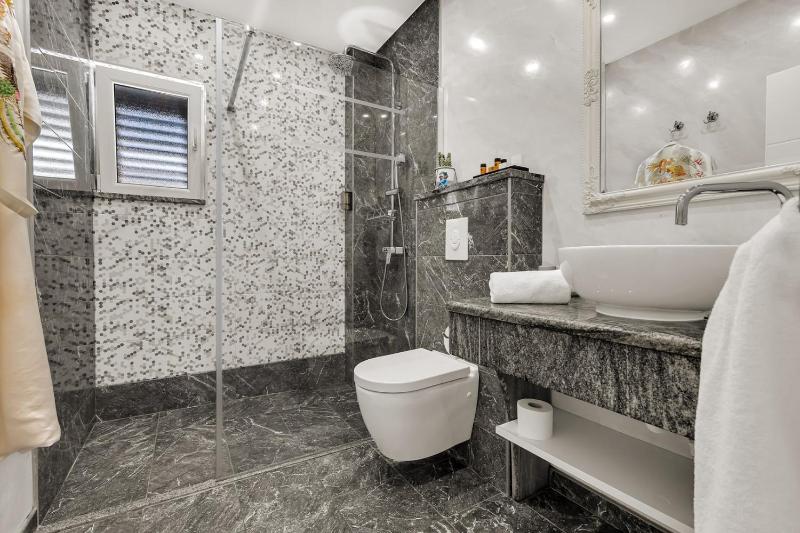 Villa Festina lente a luxury villa in Makarska heated pool - image 26