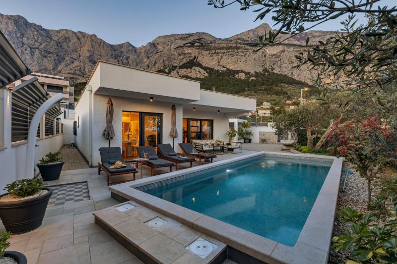 Villa Festina lente a luxury villa in Makarska heated pool - image 21