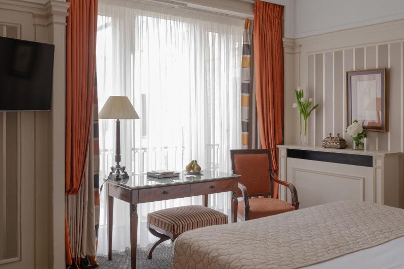 Executive Room image 4