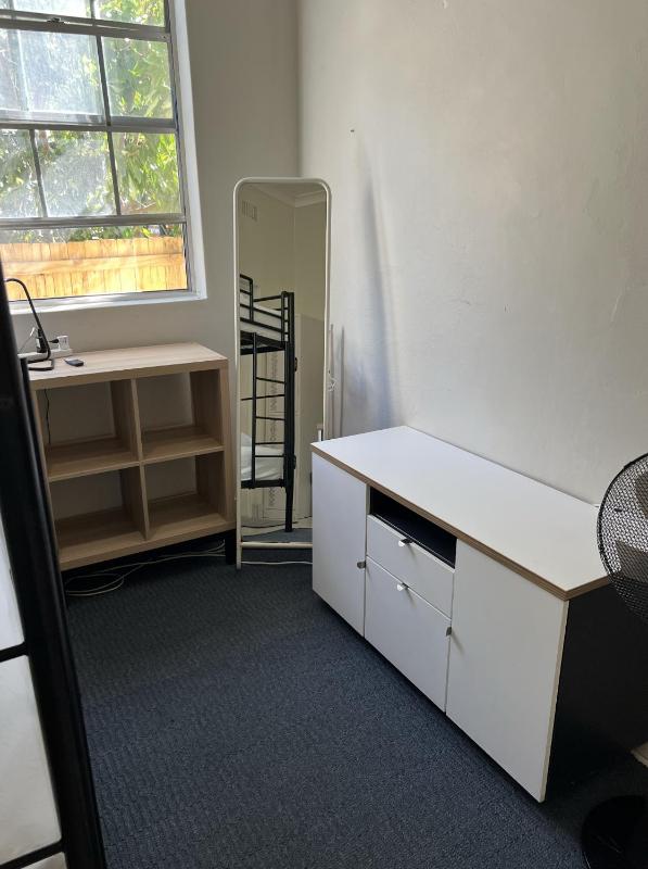 Twin Room with Private Bathroom image 2