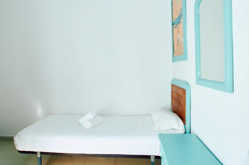 Single Room image 3
