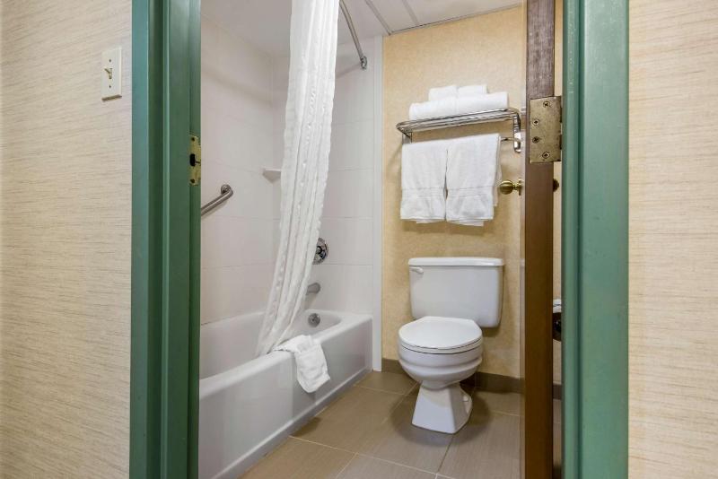Double Room with Two Double Beds - Non-Smoking image 2
