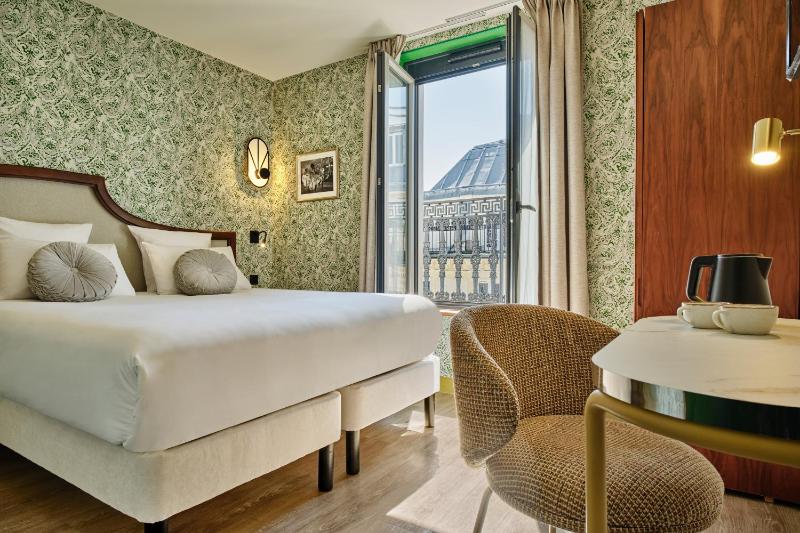 Standard Double or Twin Room image 3