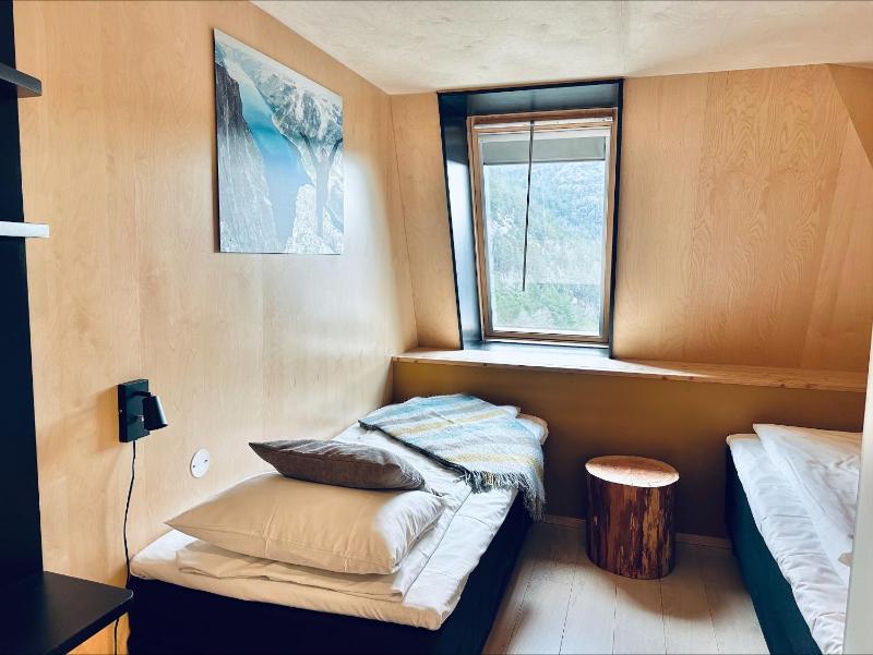 Twin Room with Lake View Preikestolen Fjellstue image 3