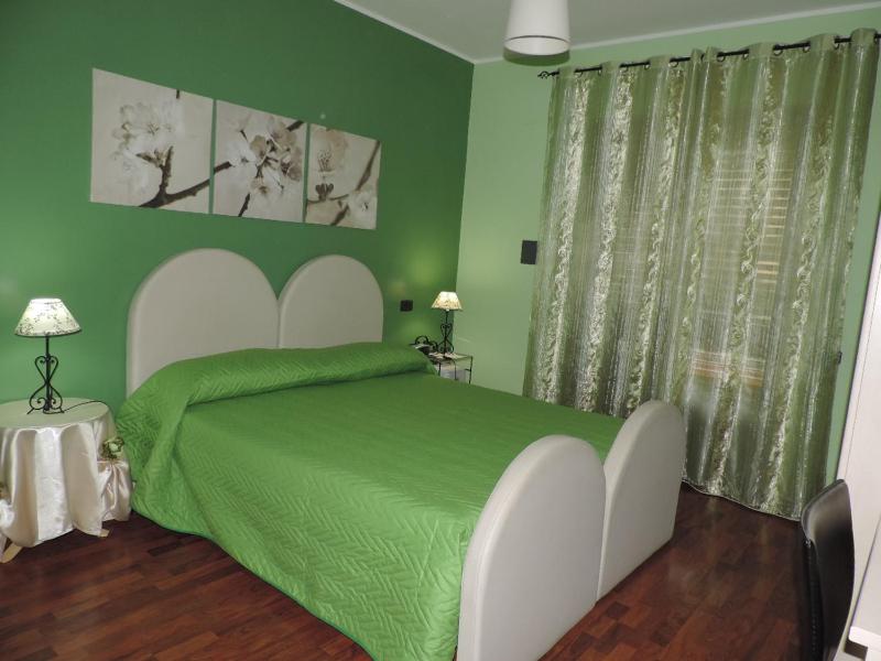 Deluxe Double or Twin Room with Balcony image 2