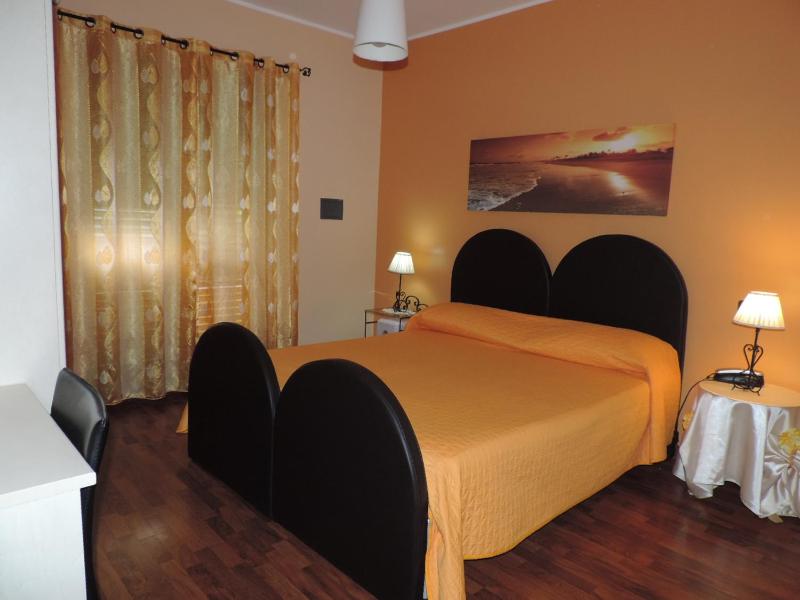 Deluxe Double or Twin Room with Balcony image 3