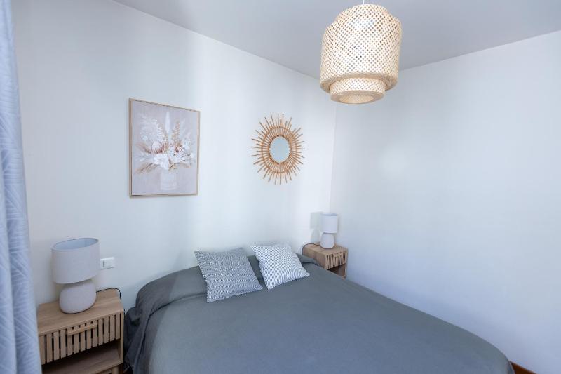 One-Bedroom Apartment image 4