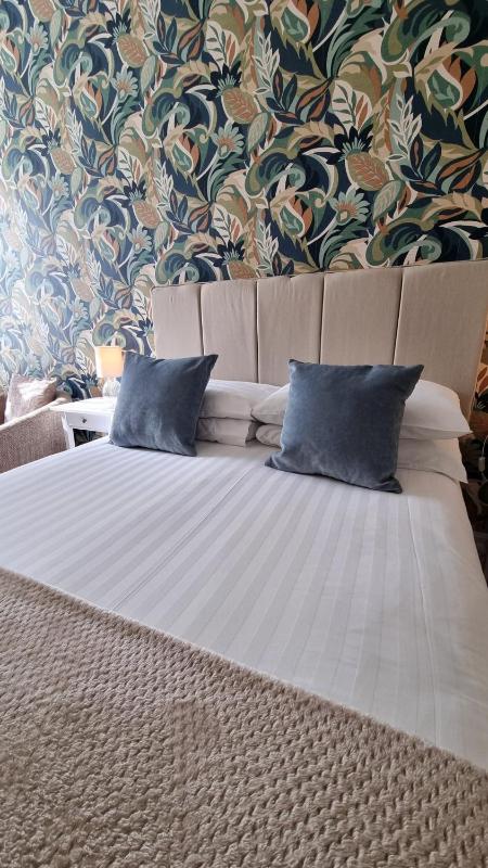 Double Room image 3