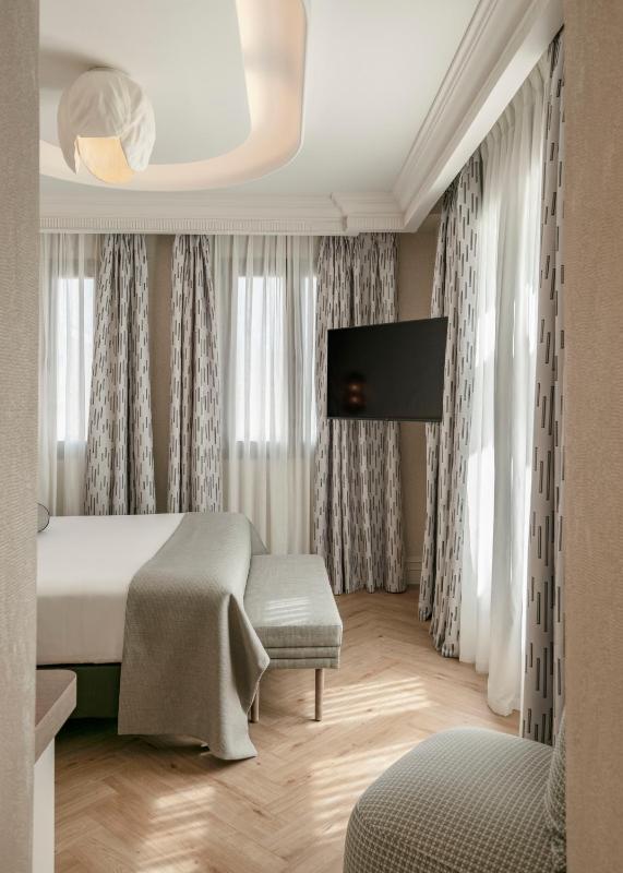 Deluxe Room with Terrace image 3