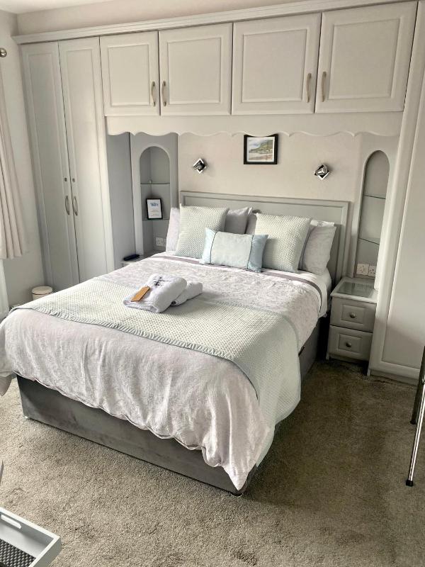Double Room with Private Bathroom image 2
