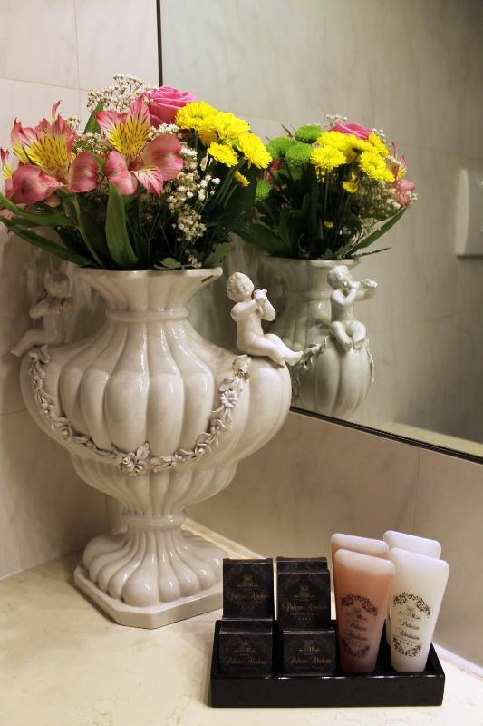 Suite with Canal View image 3