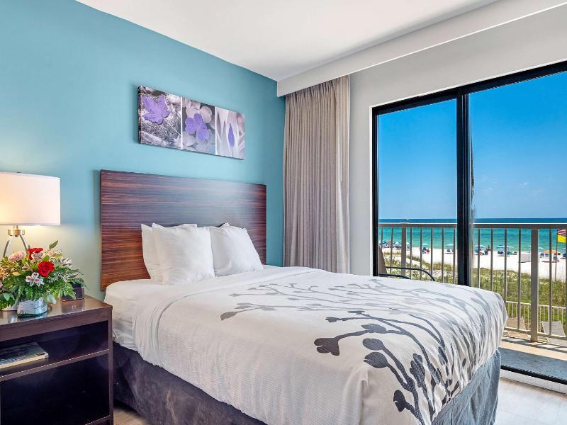 Standard Room with Two Double Beds and Gulf View image 4