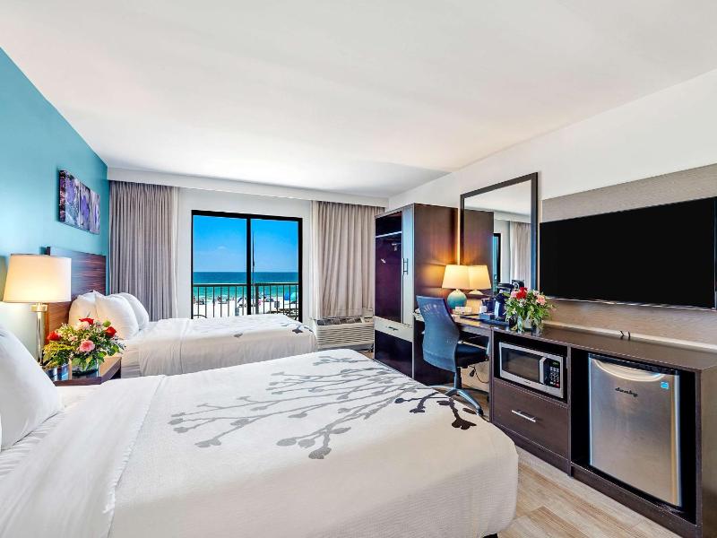 Standard Room with Two Double Beds and Gulf View image 3