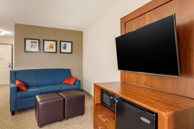 Executive King Suite image 3