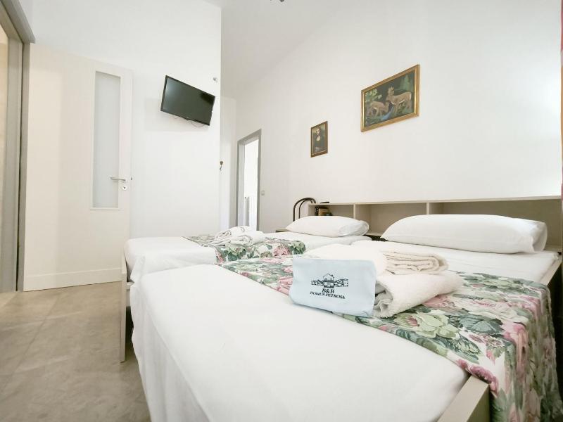 Quadruple Room image 4