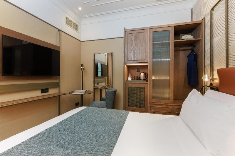 Interior Individual Room image 3