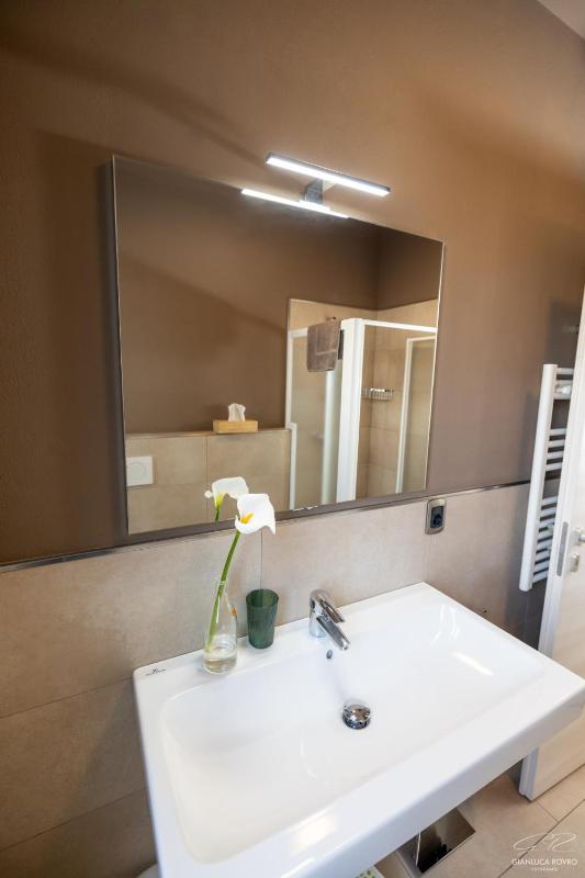 Deluxe Apartment with Terrace and Lake View image 1