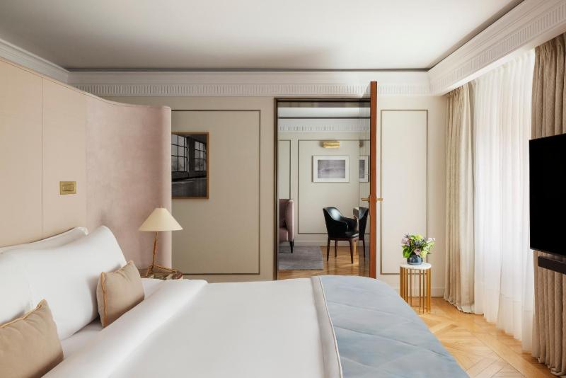 Executive King Suite image 4