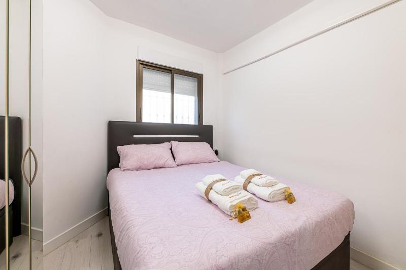 797 HOLIDAY RENTALS -Estilosa Villa en Benalmadena para 10 - image 4