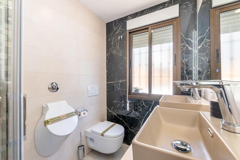 797 HOLIDAY RENTALS -Estilosa Villa en Benalmadena para 10 - image 11