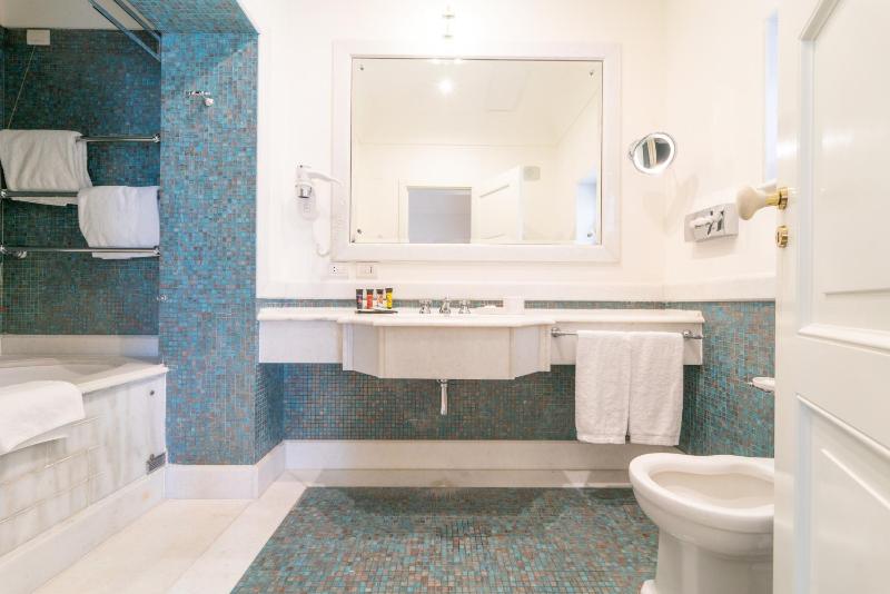 Junior Suite with Terrace image 3