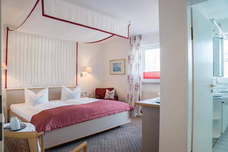 Double Room image 2